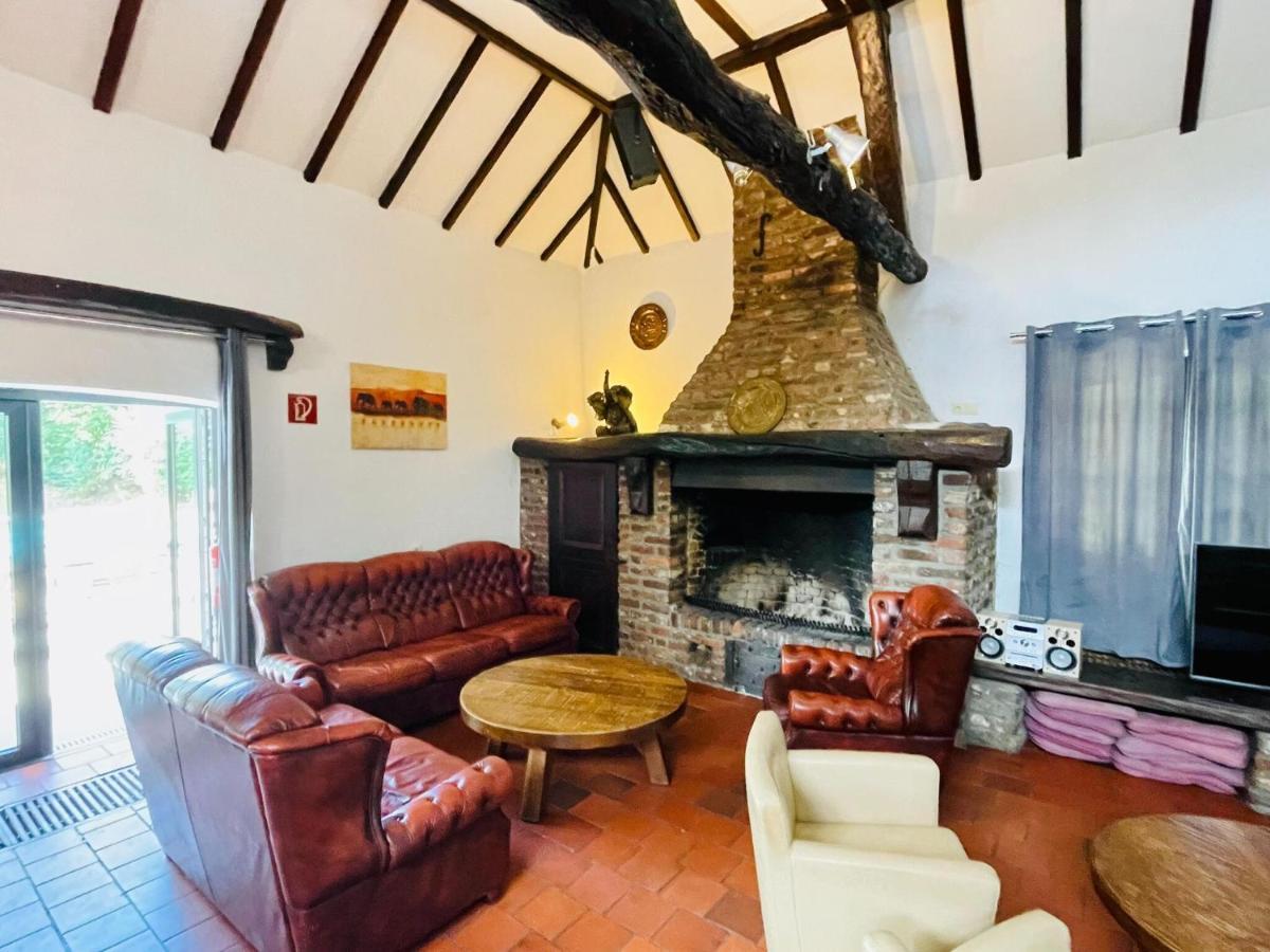 Magnificent Farmhouse In Sint Joost Dış mekan fotoğraf